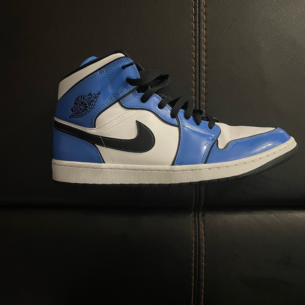 Barely Worn Size 13 Air Jordan 1 Mid SE “Signal Blue” w/o box